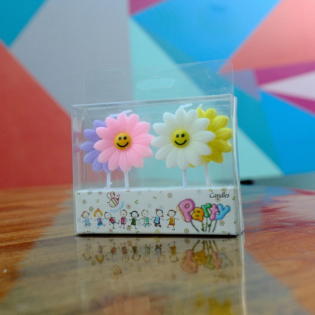 Front View of Smiley Flower Candle Set